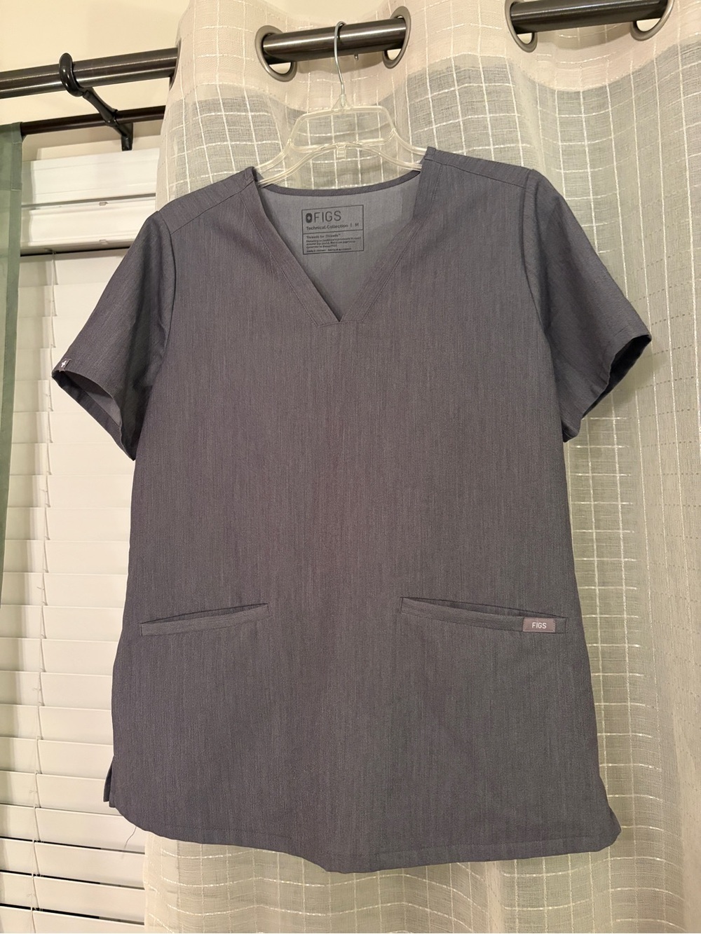 Figs V-Neck Scrub Top in Graphite